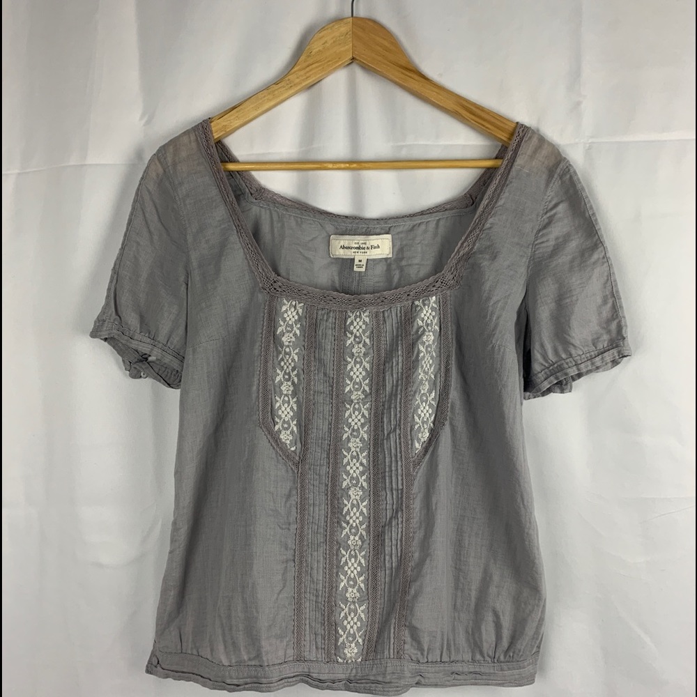 Abercrombie & Fitch medium gray top 100% cotton
